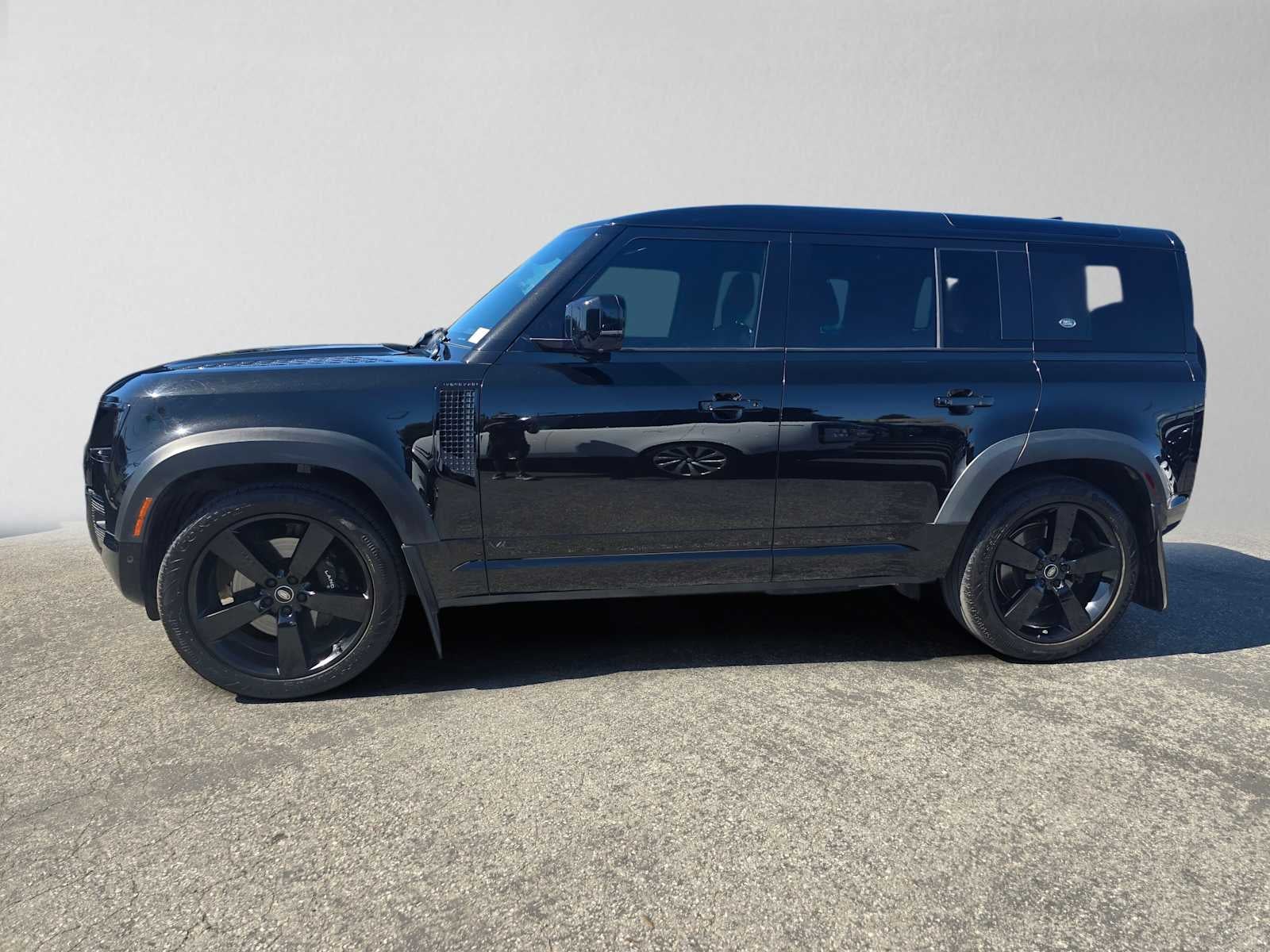 2023 Land Rover Defender V8 110 AWD