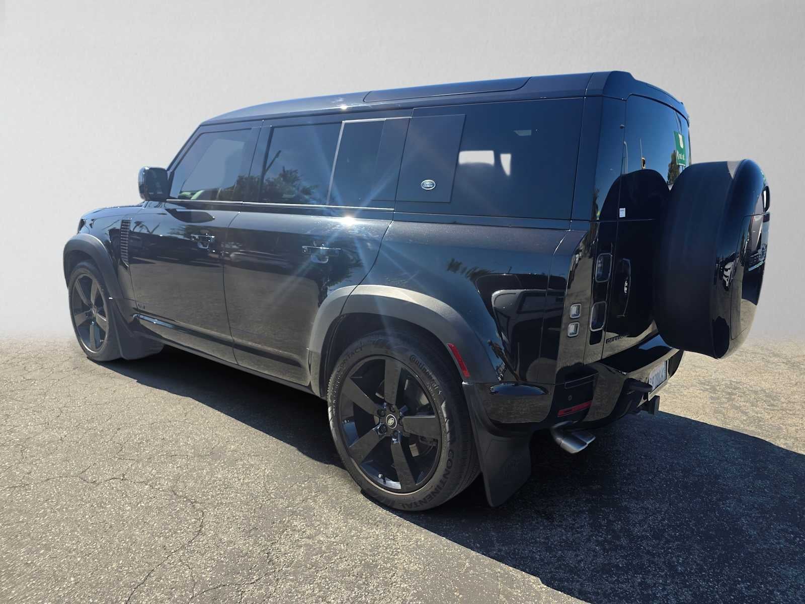 2023 Land Rover Defender V8 110 AWD