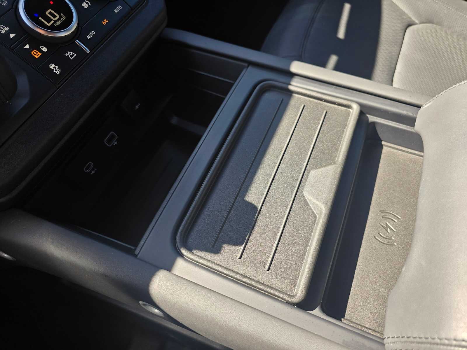 2023 Land Rover Defender V8 110 AWD