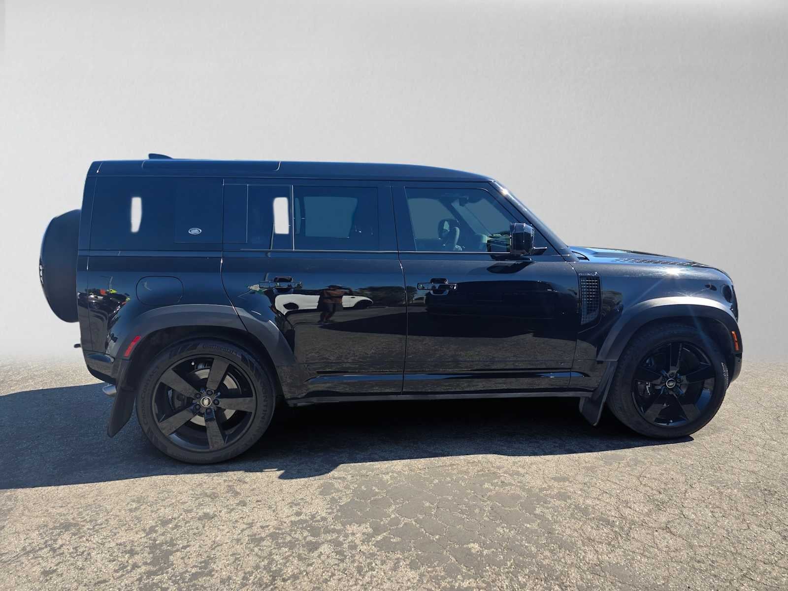 2023 Land Rover Defender V8 110 AWD