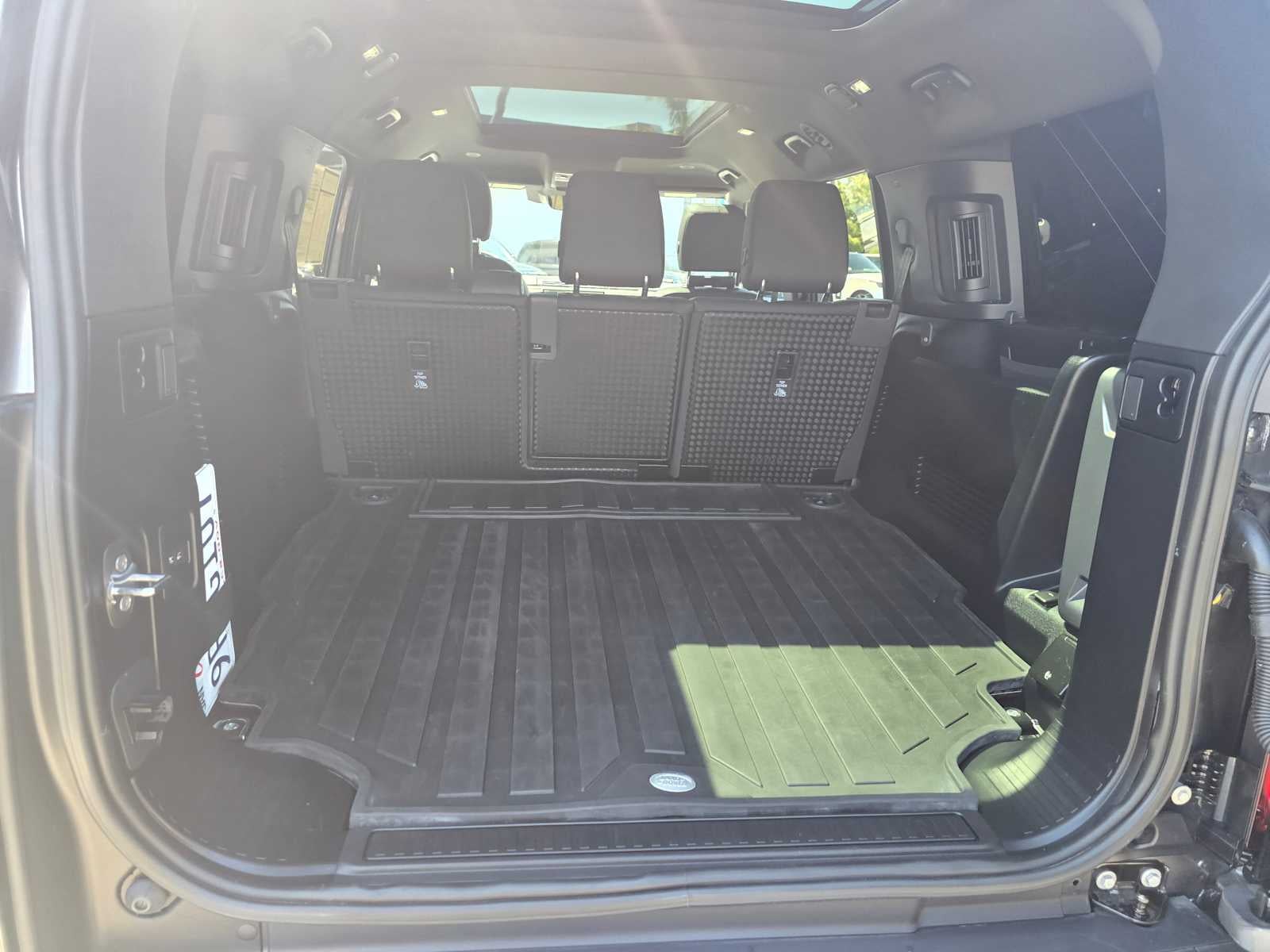 2024 Land Rover Defender Outbound 130 P400