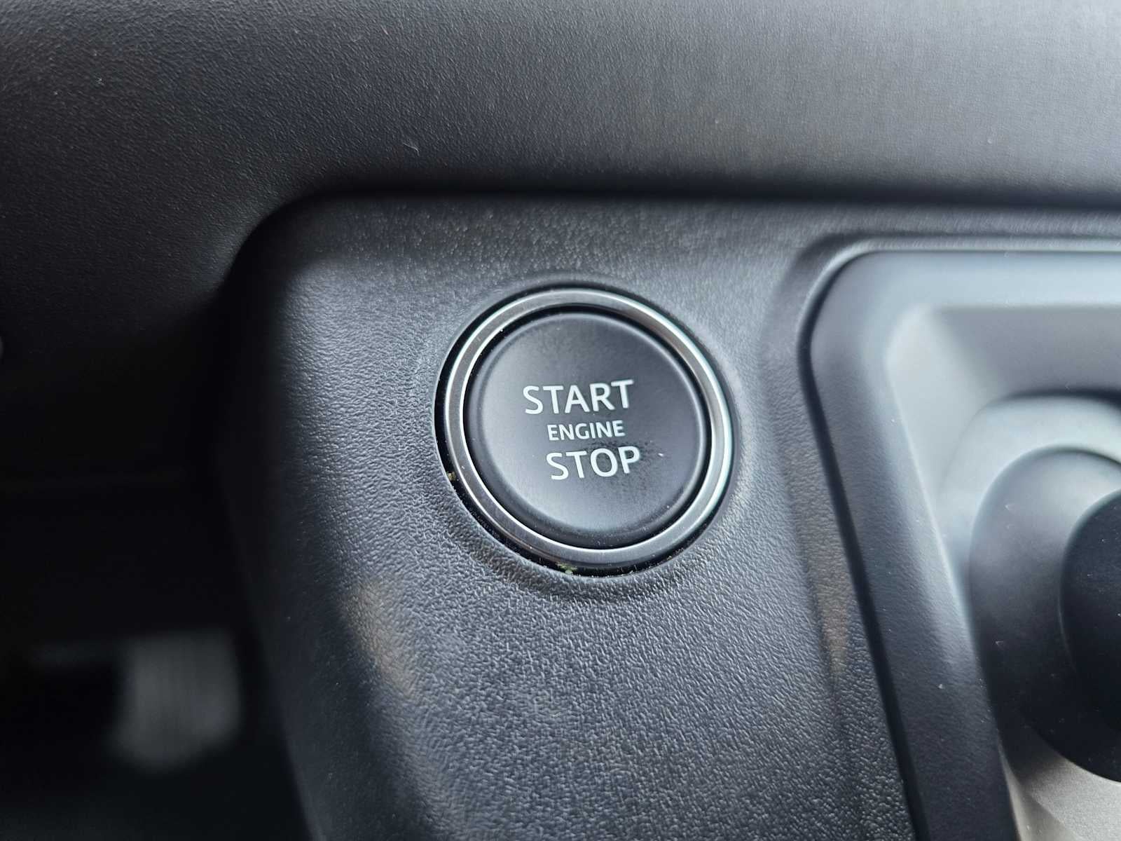 2024 Land Rover Defender Outbound 130 P400
