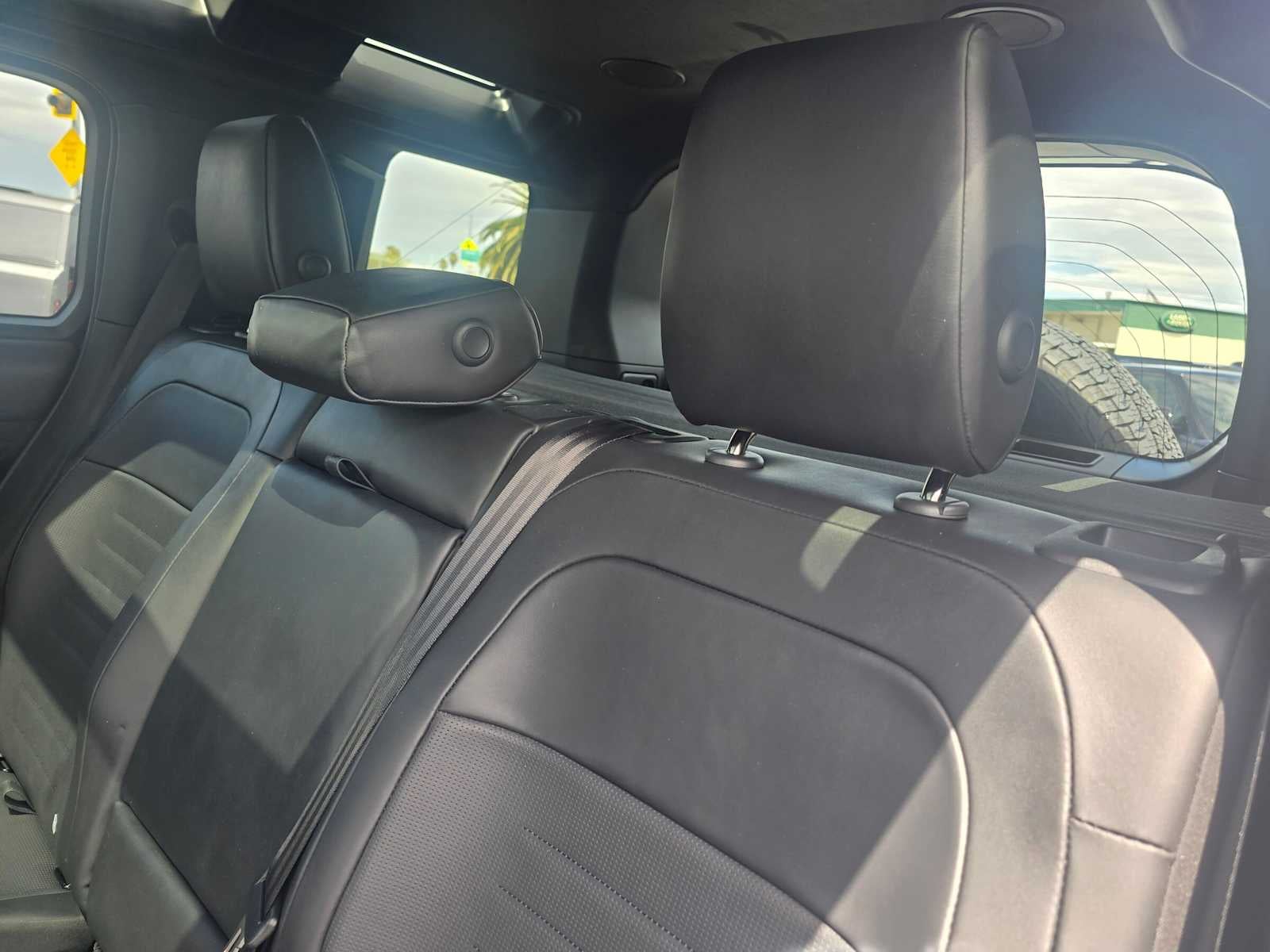 2025 Land Rover Defender OCTA Edition One 110 P635