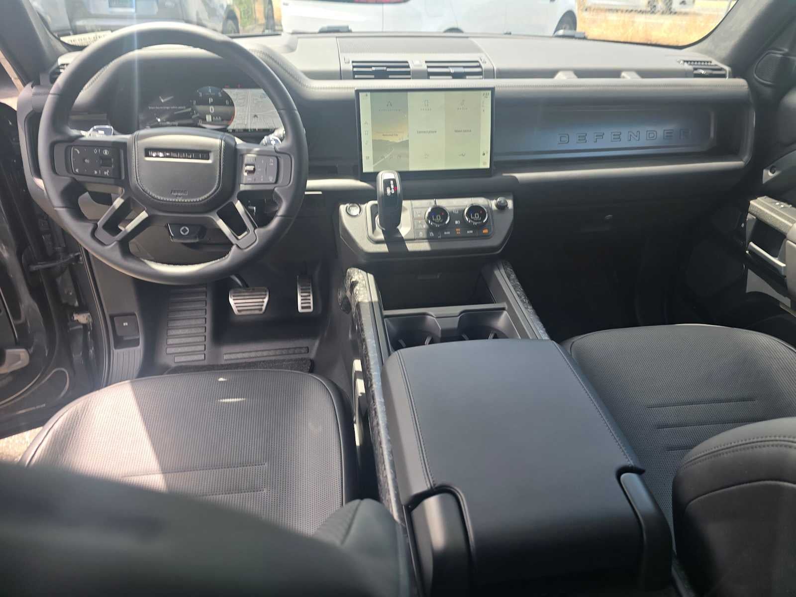 2025 Land Rover Defender OCTA Edition One 110 P635