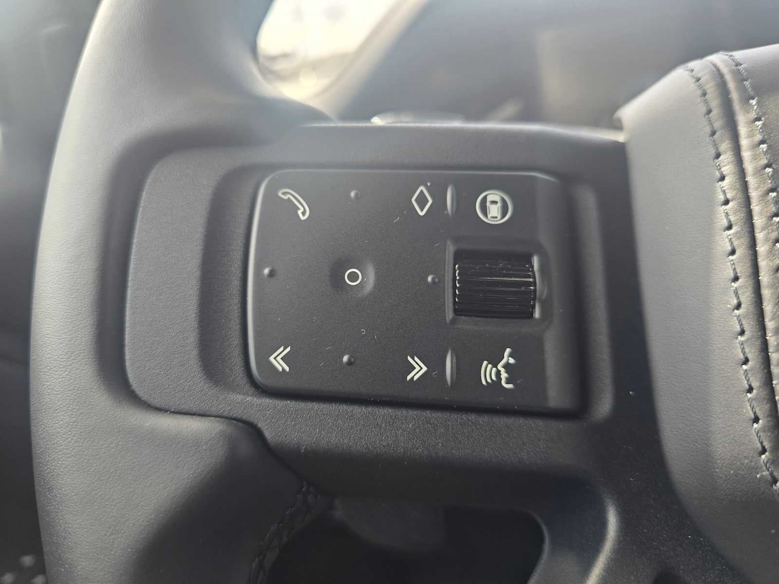 2025 Land Rover Defender OCTA Edition One 110 P635
