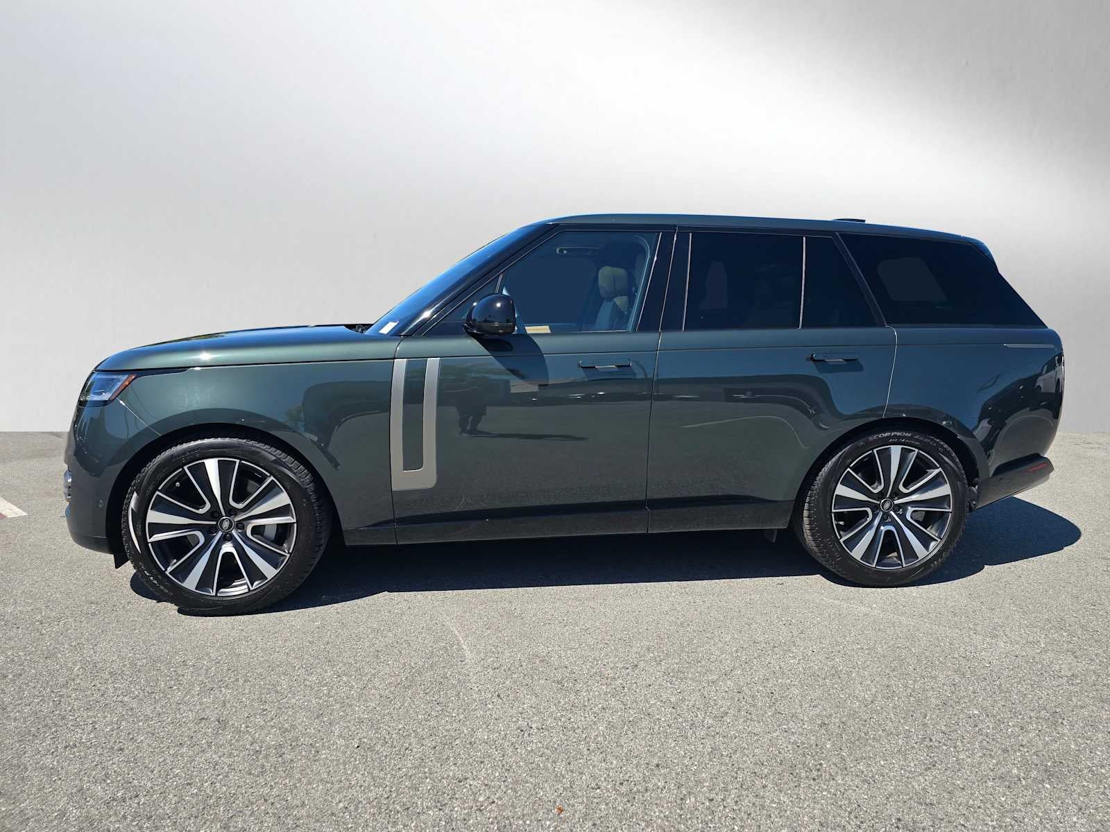 2023 Land Rover Range Rover SE