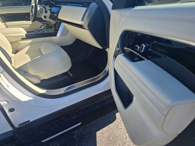 2023 Land Rover Range Rover SE