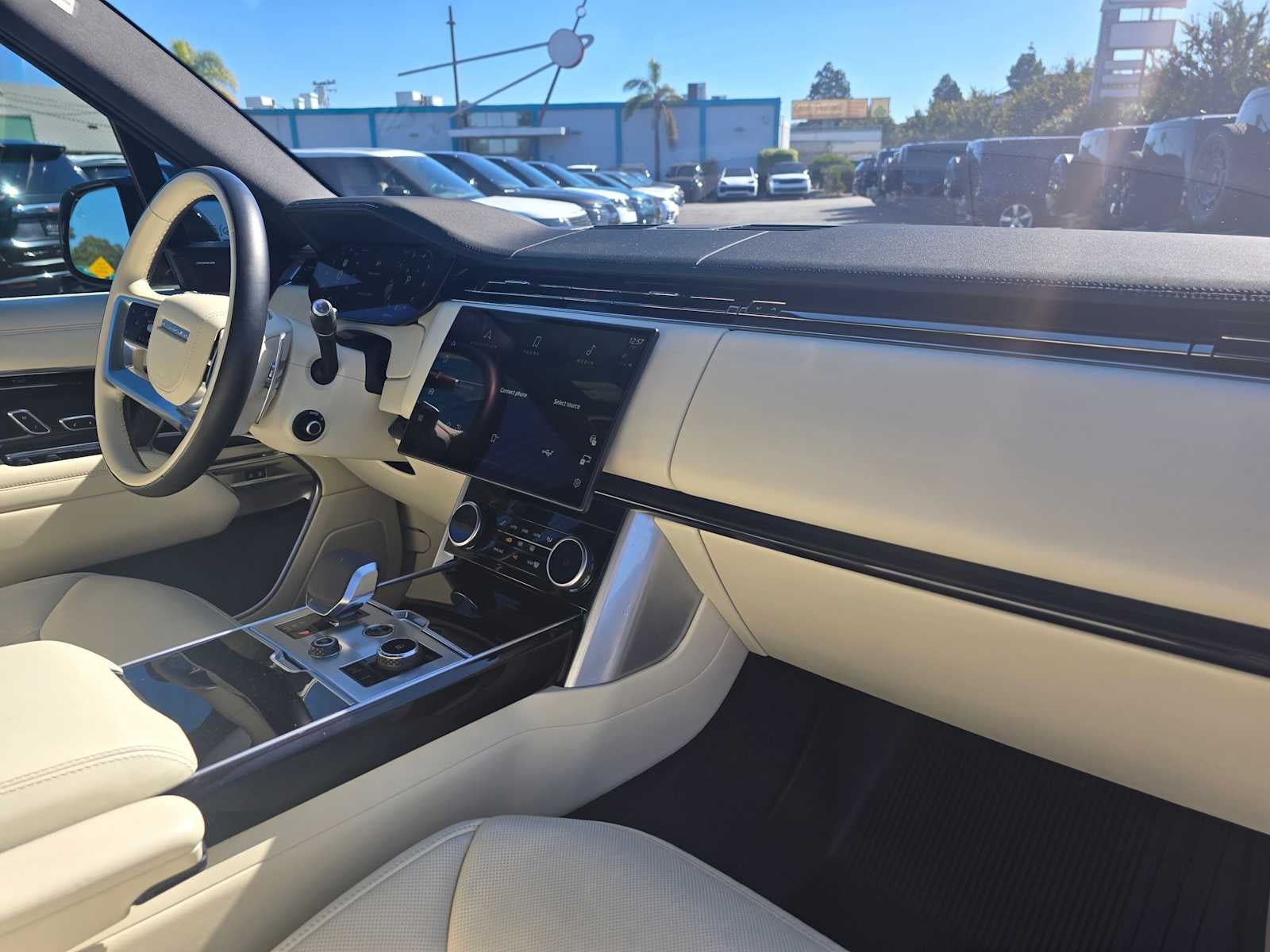 2023 Land Rover Range Rover SE