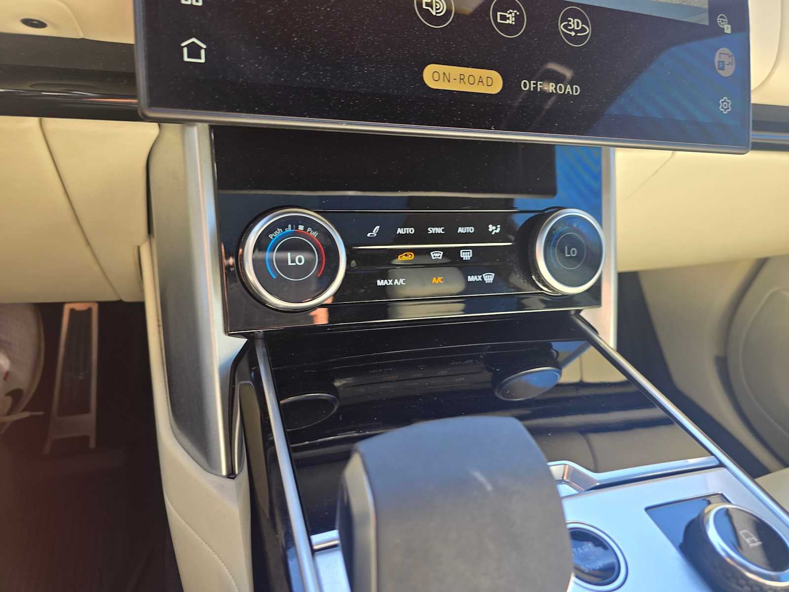 2023 Land Rover Range Rover SE