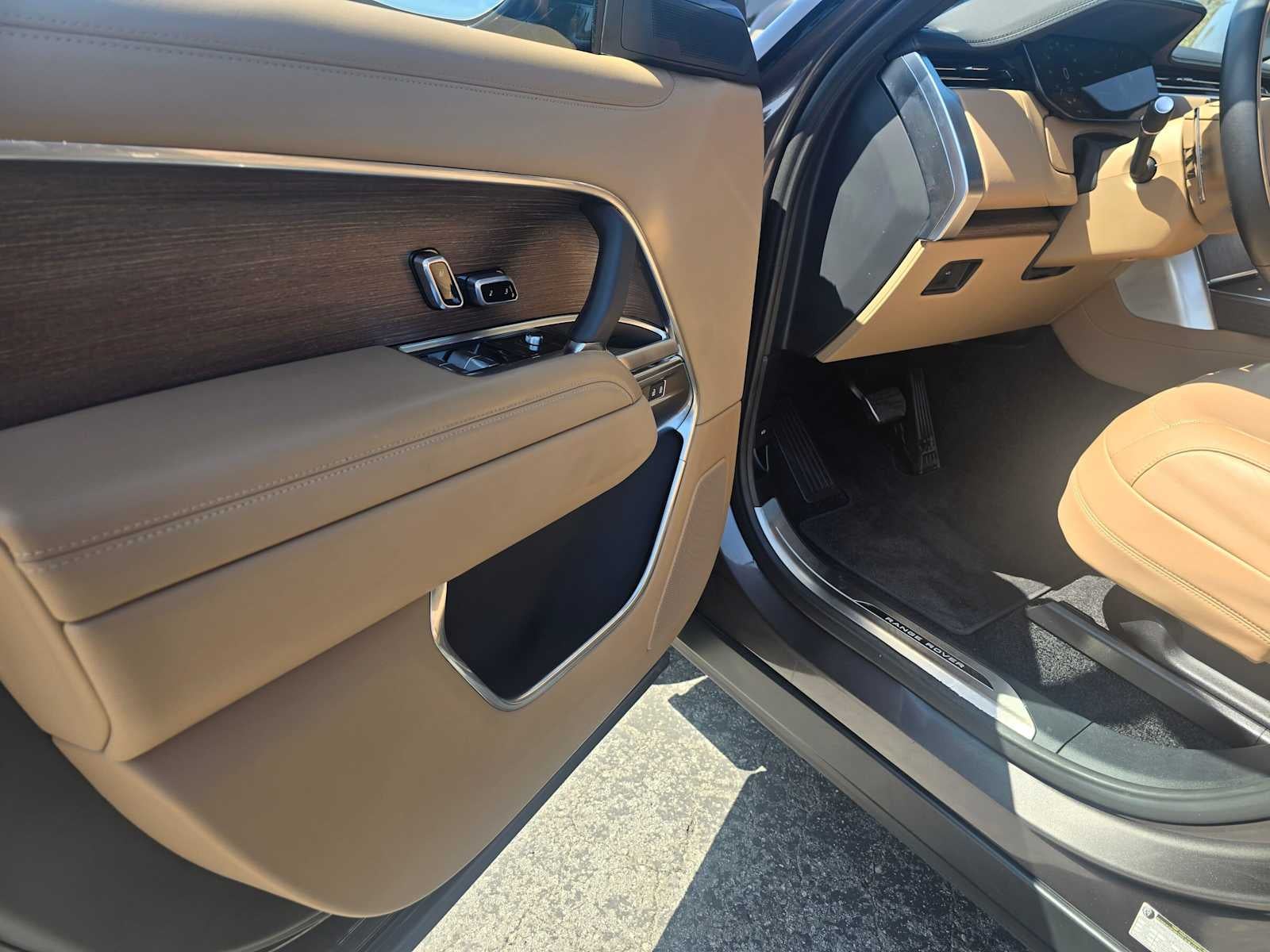 2025 Land Rover Range Rover SE