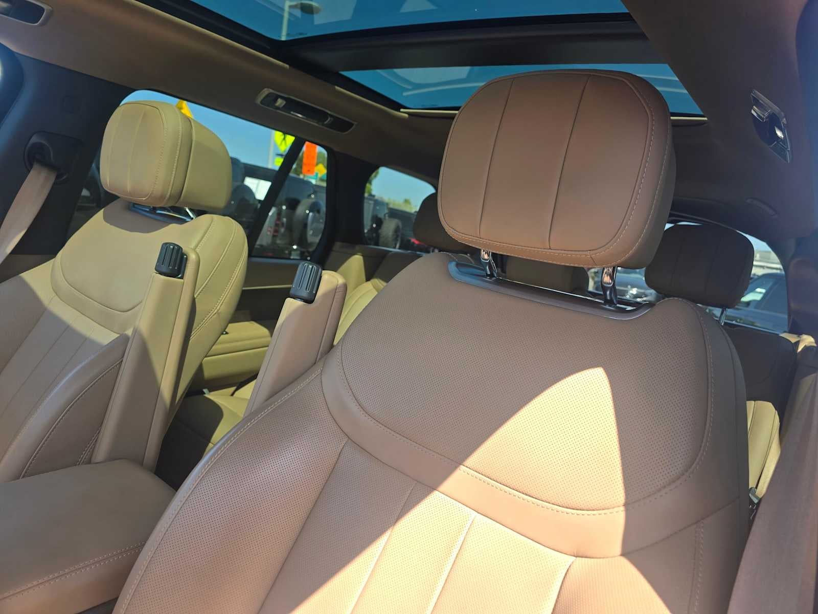 2025 Land Rover Range Rover SE