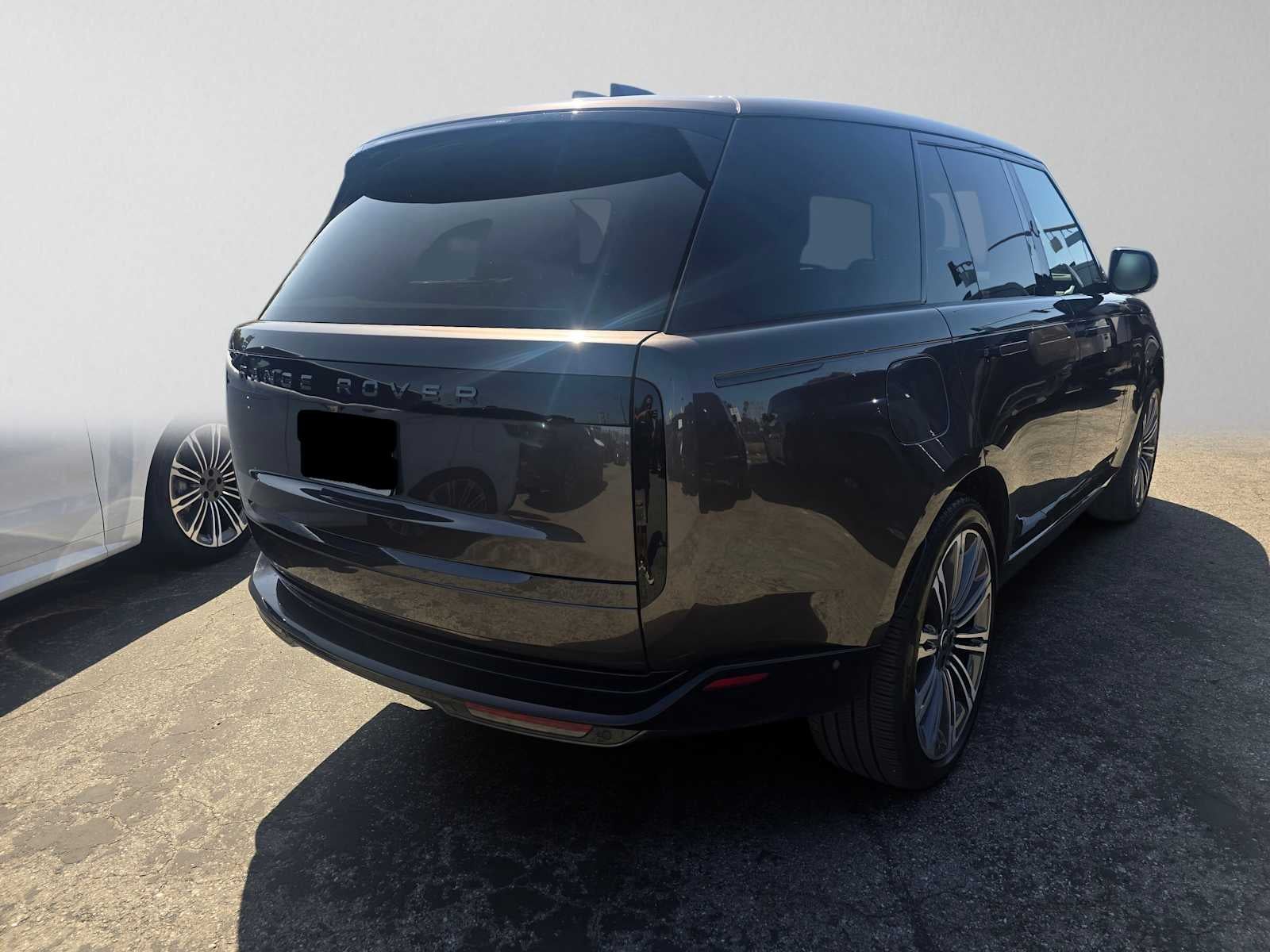 2025 Land Rover Range Rover SE