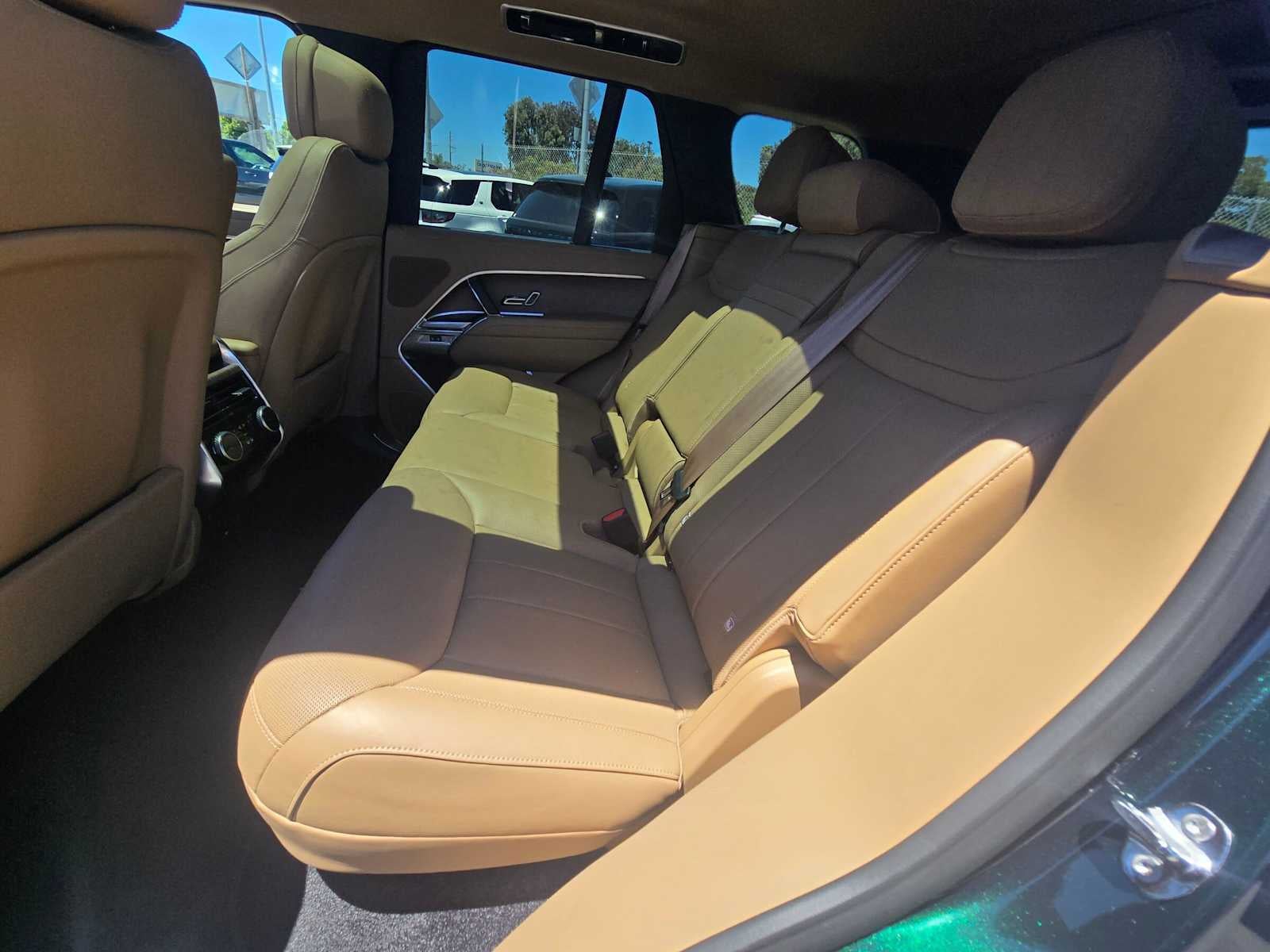 2025 Land Rover Range Rover SE