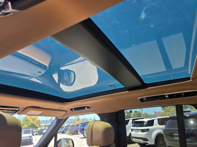 2025 Land Rover Range Rover SE