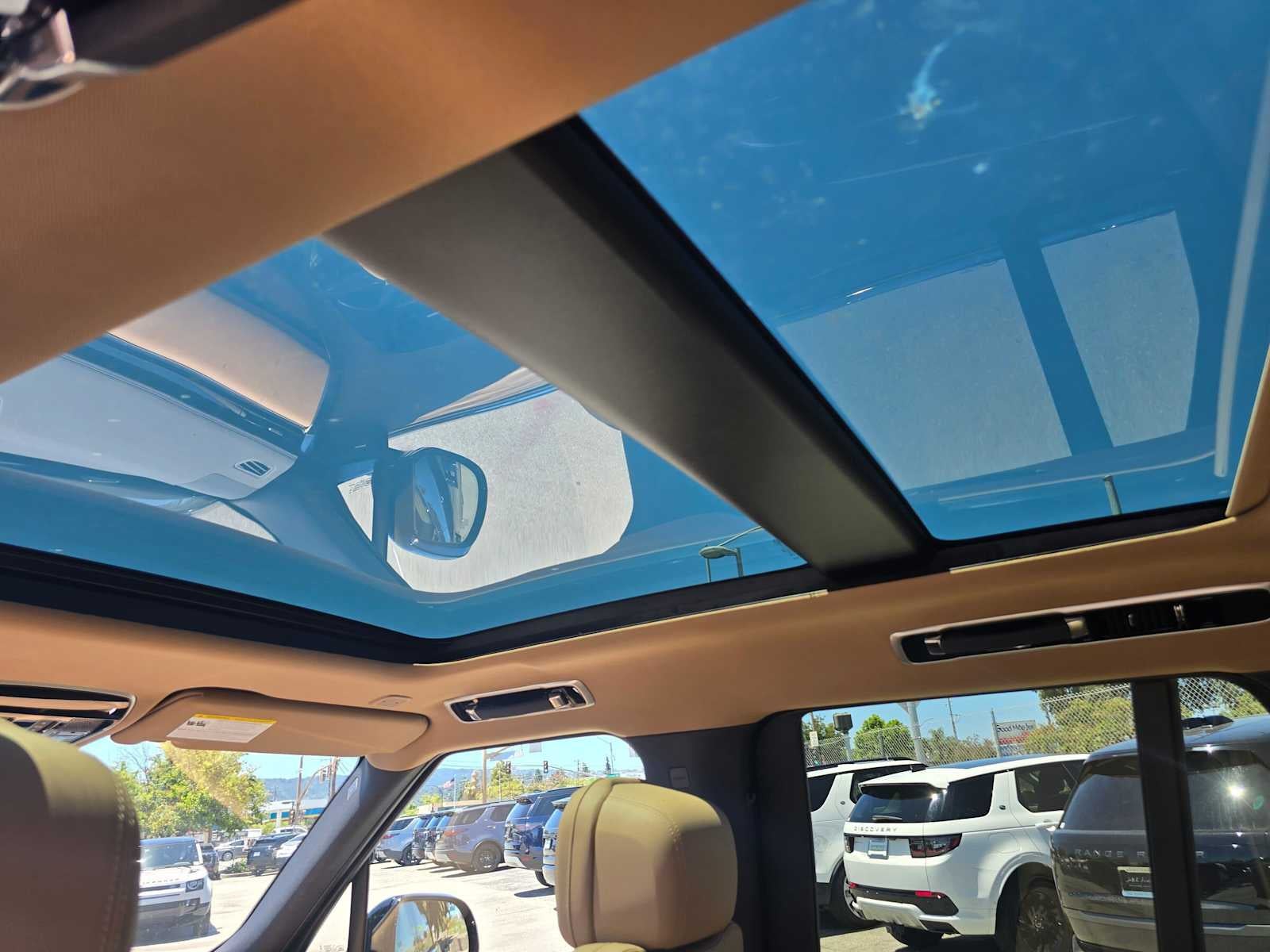 2025 Land Rover Range Rover SE