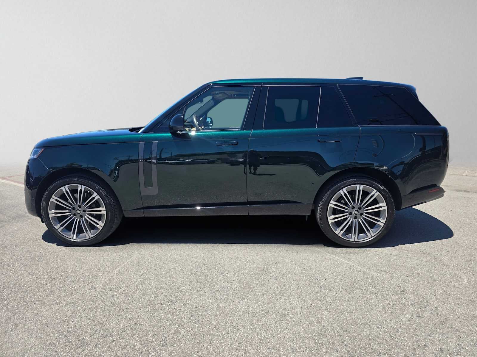 2025 Land Rover Range Rover SE