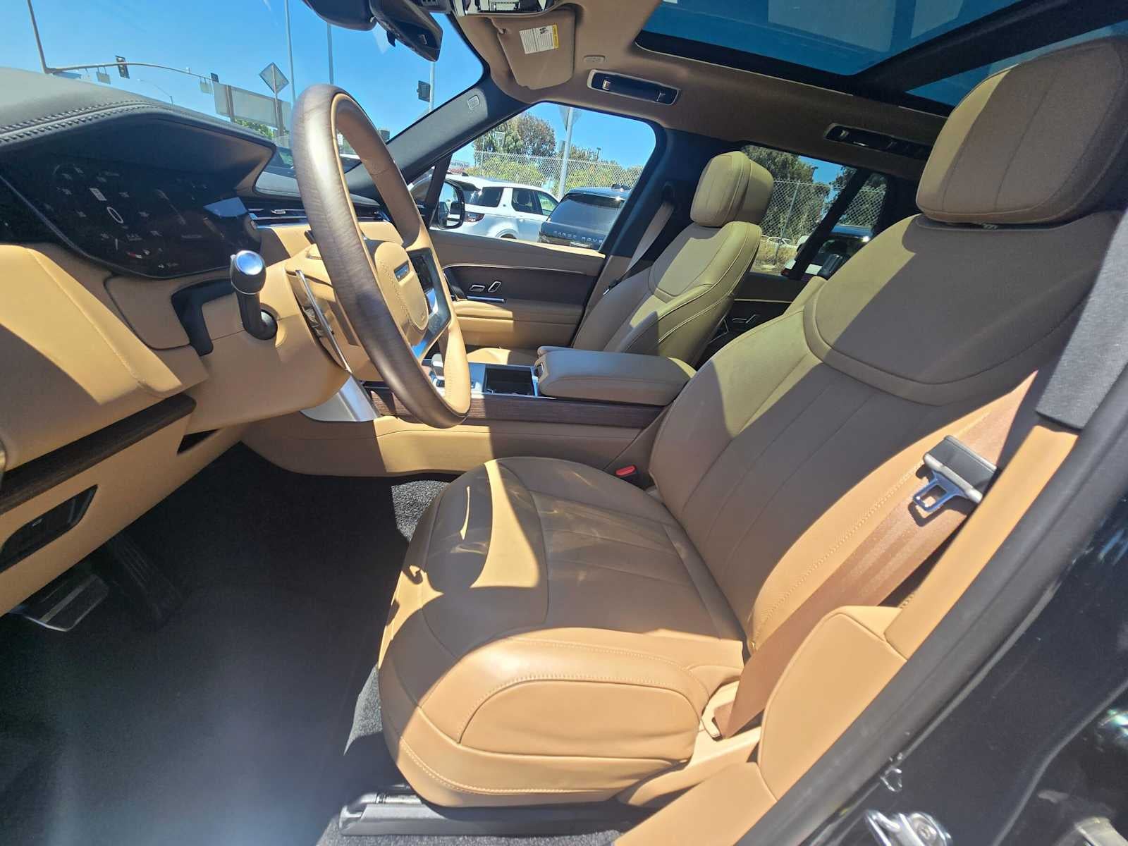 2025 Land Rover Range Rover SE