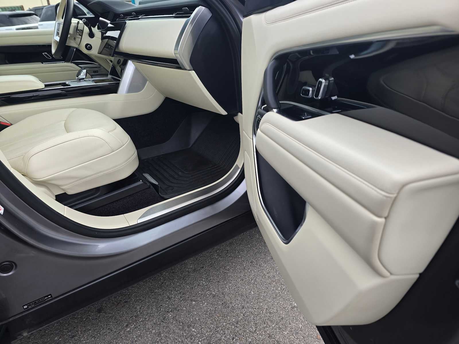 2024 Land Rover Range Rover SE