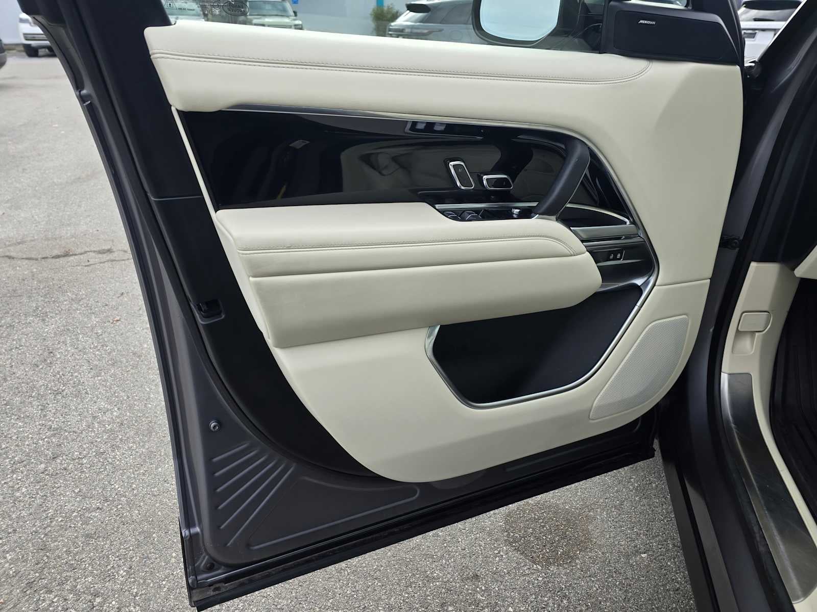 2024 Land Rover Range Rover SE