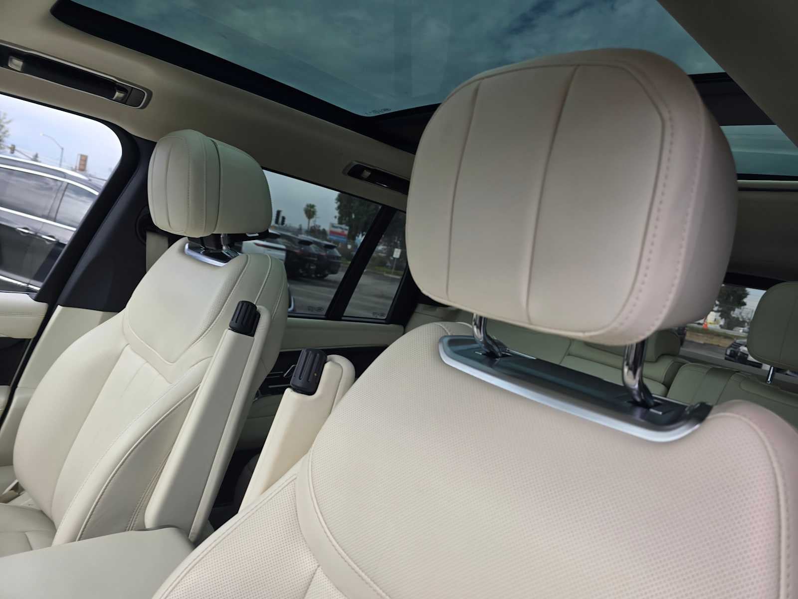 2024 Land Rover Range Rover SE