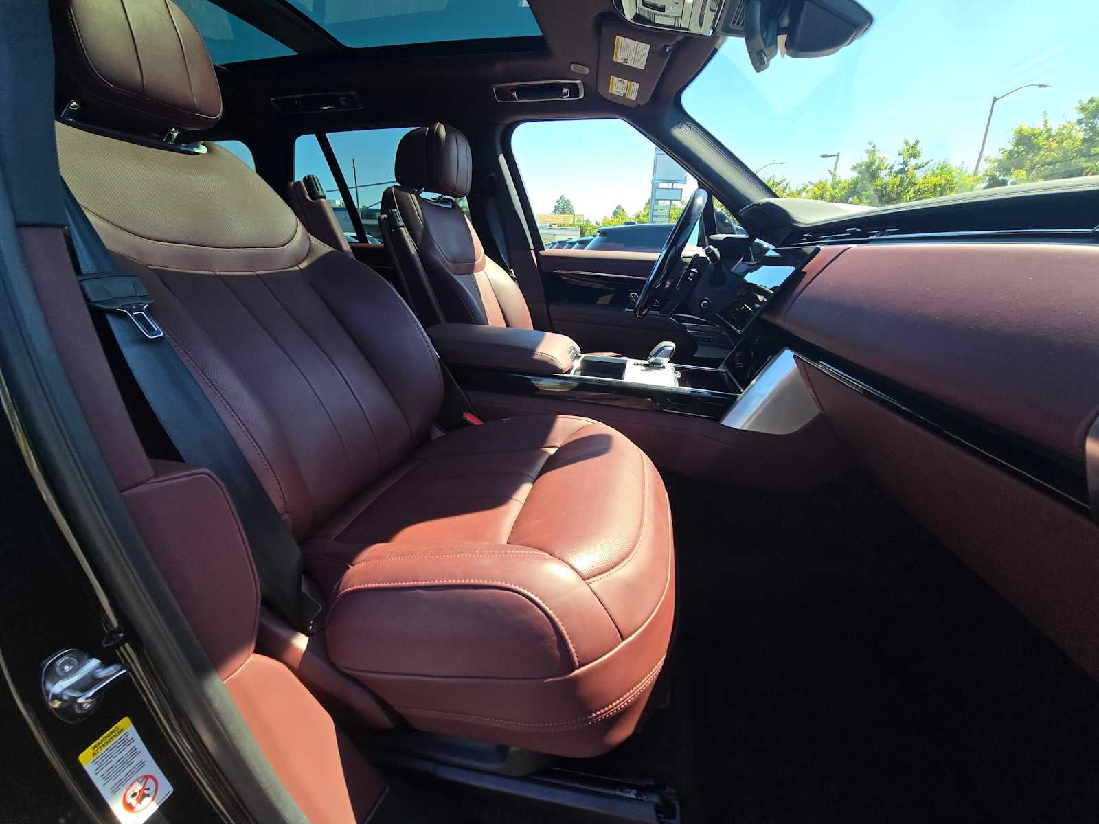 2025 Land Rover Range Rover SE