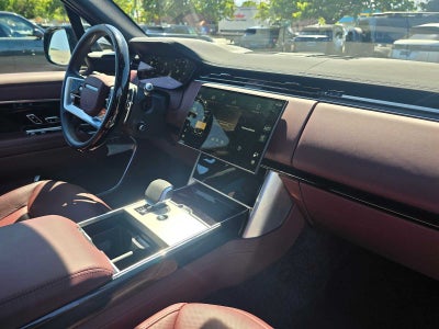 2025 Land Rover Range Rover SE