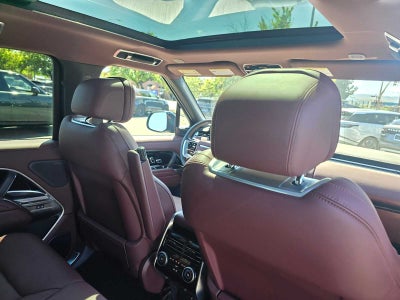 2025 Land Rover Range Rover SE