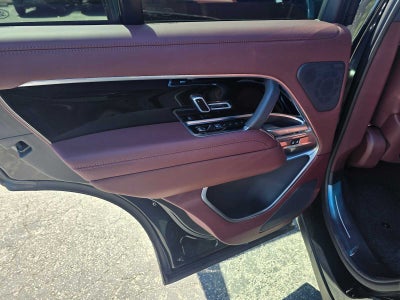 2025 Land Rover Range Rover SE
