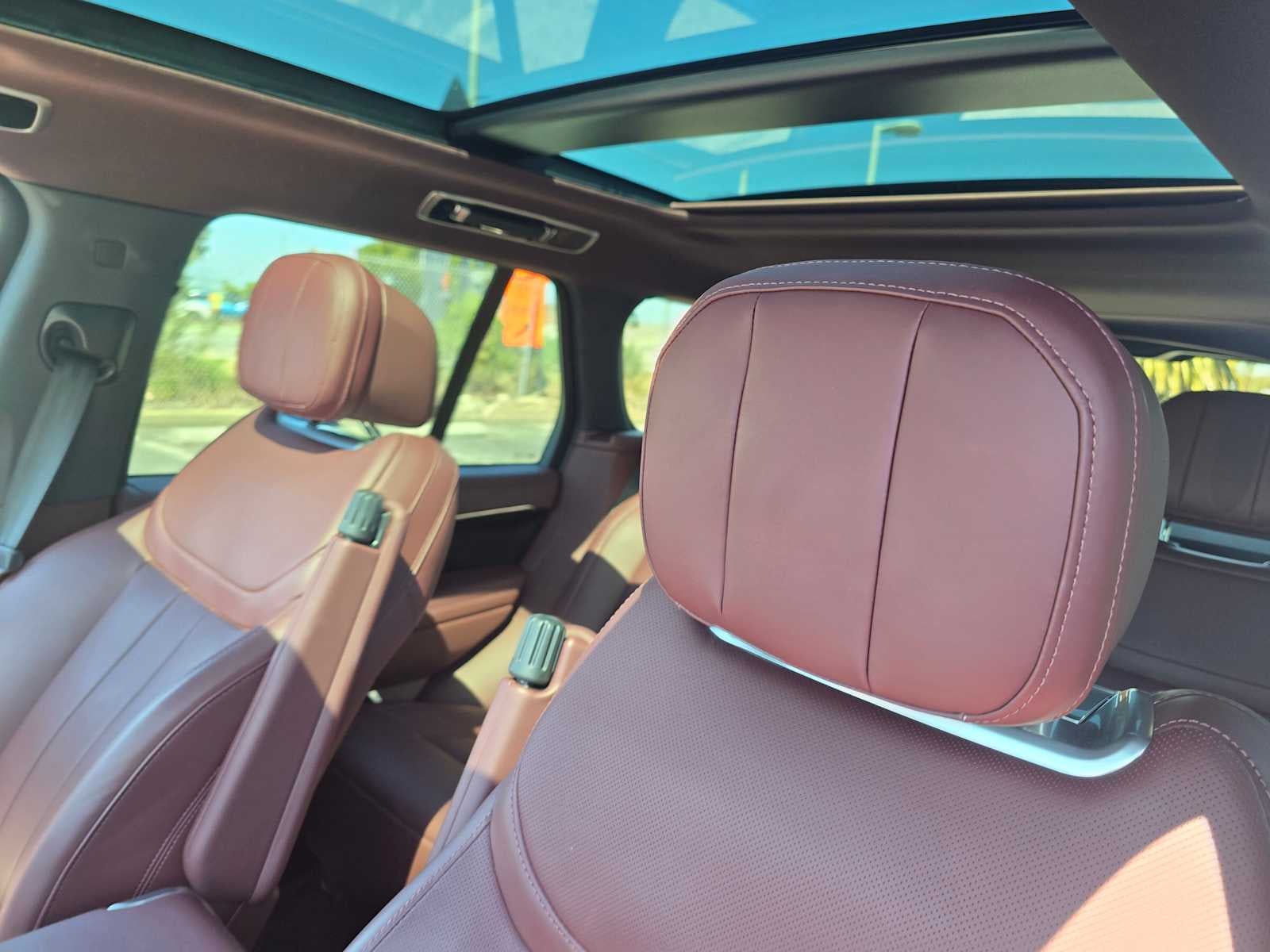 2025 Land Rover Range Rover SE