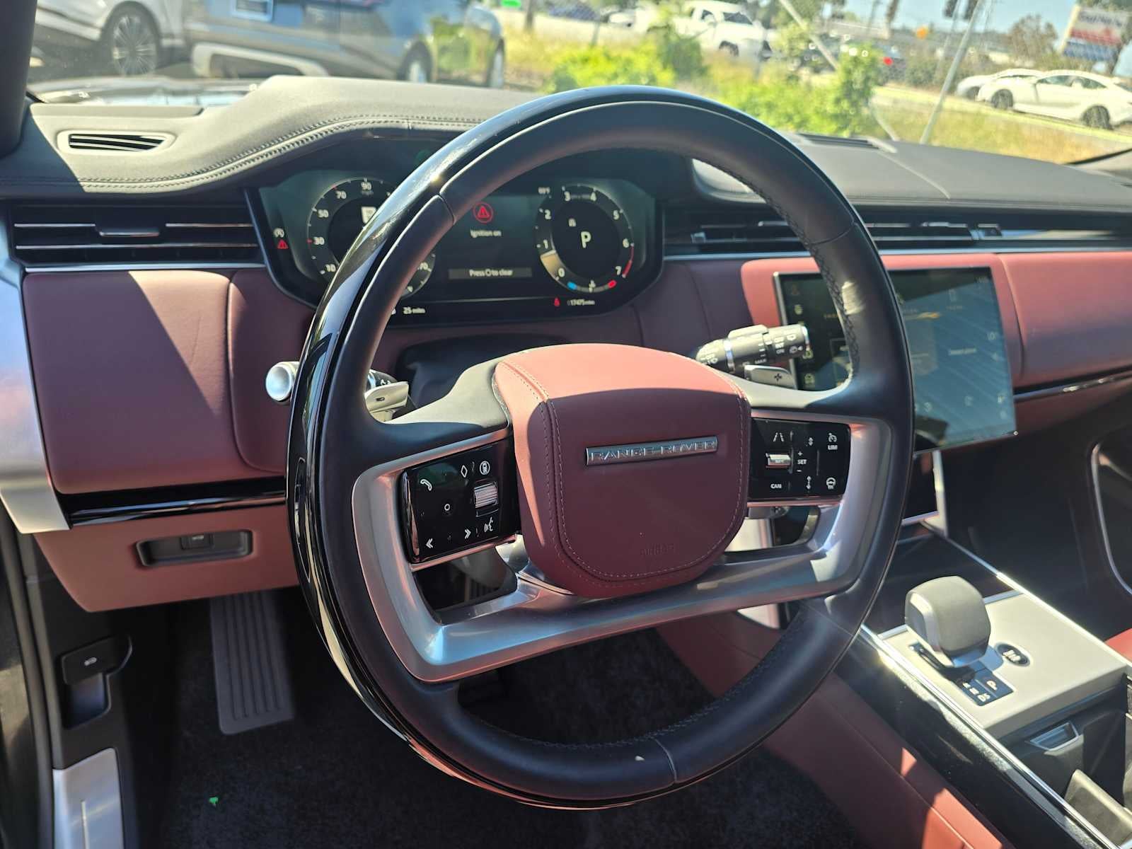 2025 Land Rover Range Rover SE