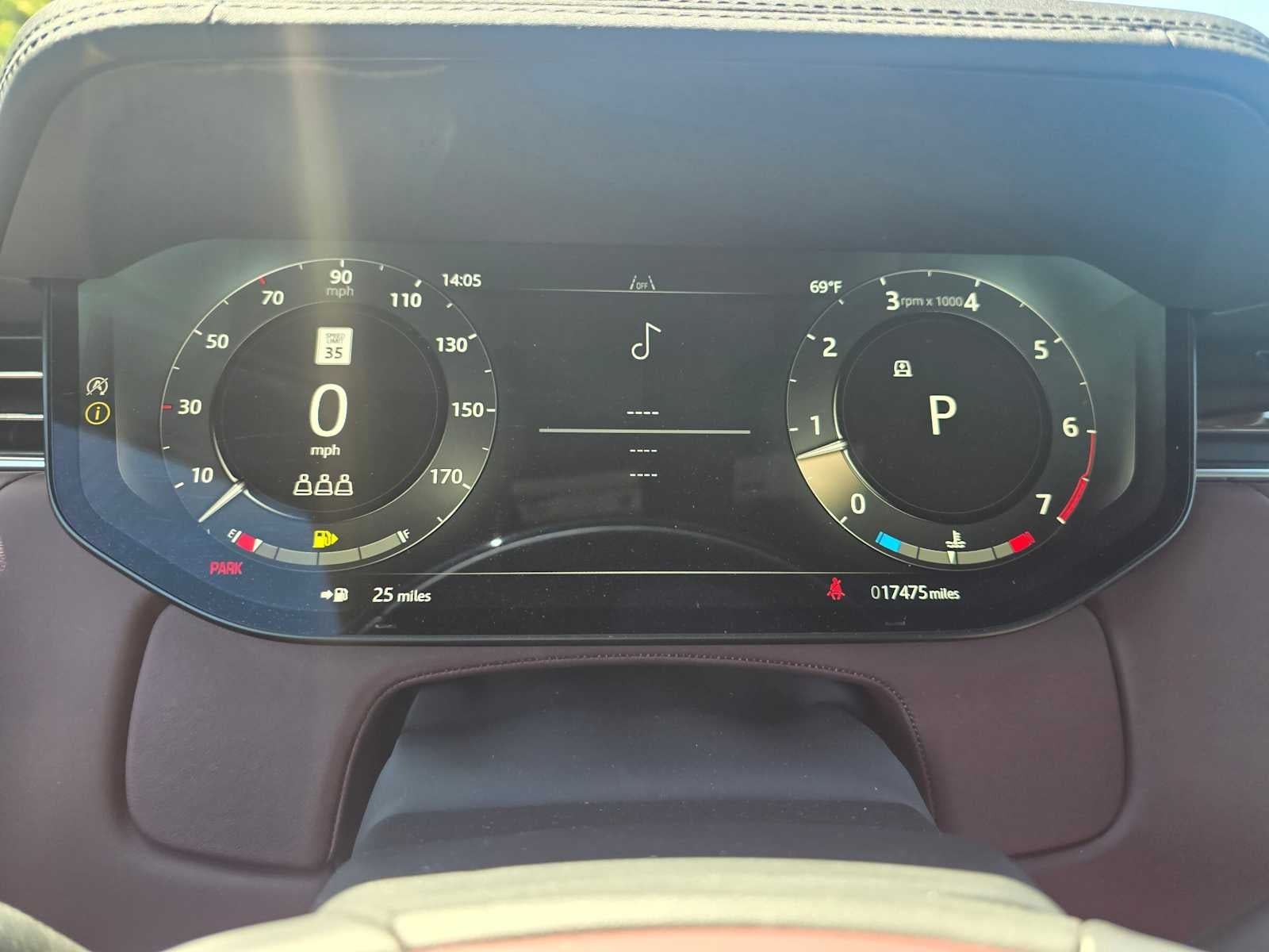 2025 Land Rover Range Rover SE
