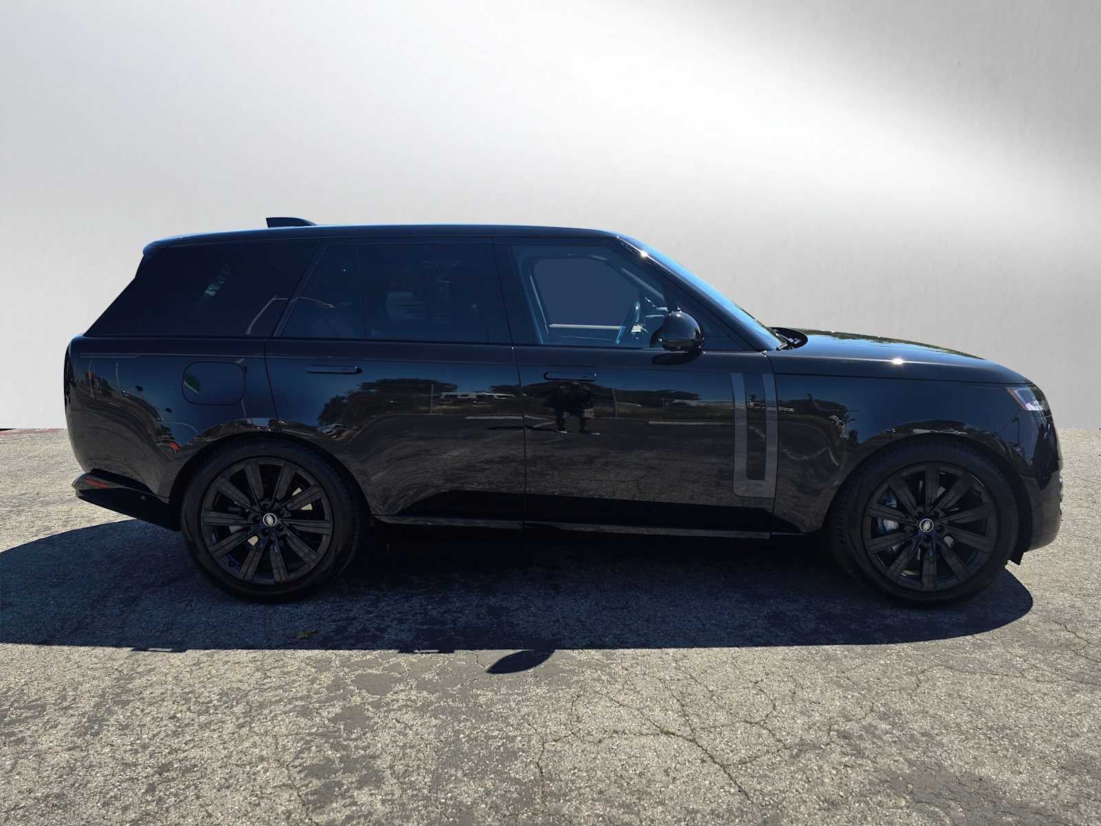 2025 Land Rover Range Rover SE