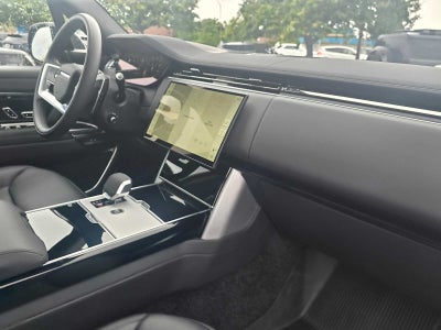 2026 Land Rover Range Rover SE
