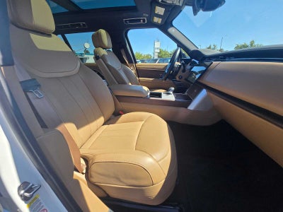 2025 Land Rover Range Rover SE