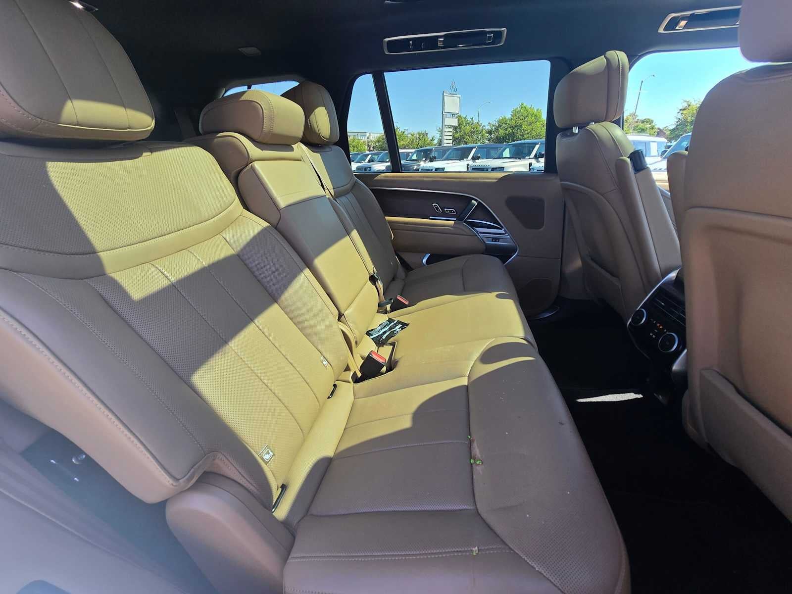 2025 Land Rover Range Rover SE