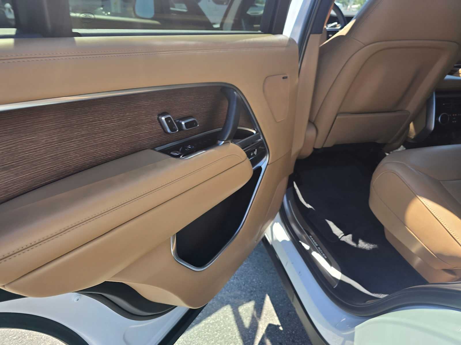 2025 Land Rover Range Rover SE