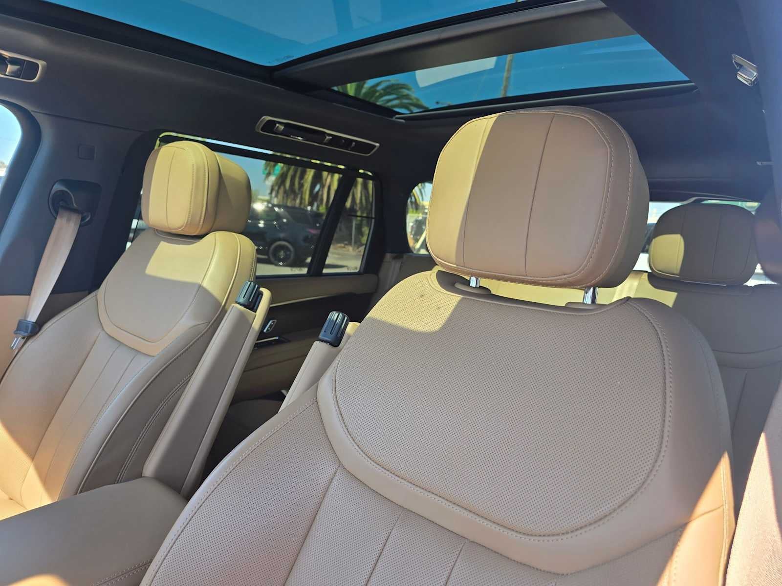 2025 Land Rover Range Rover SE