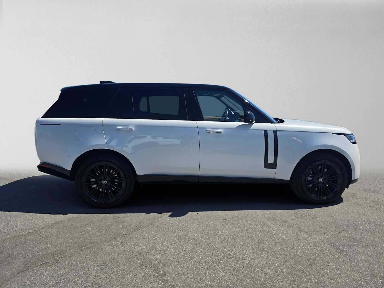 2025 Land Rover Range Rover SE