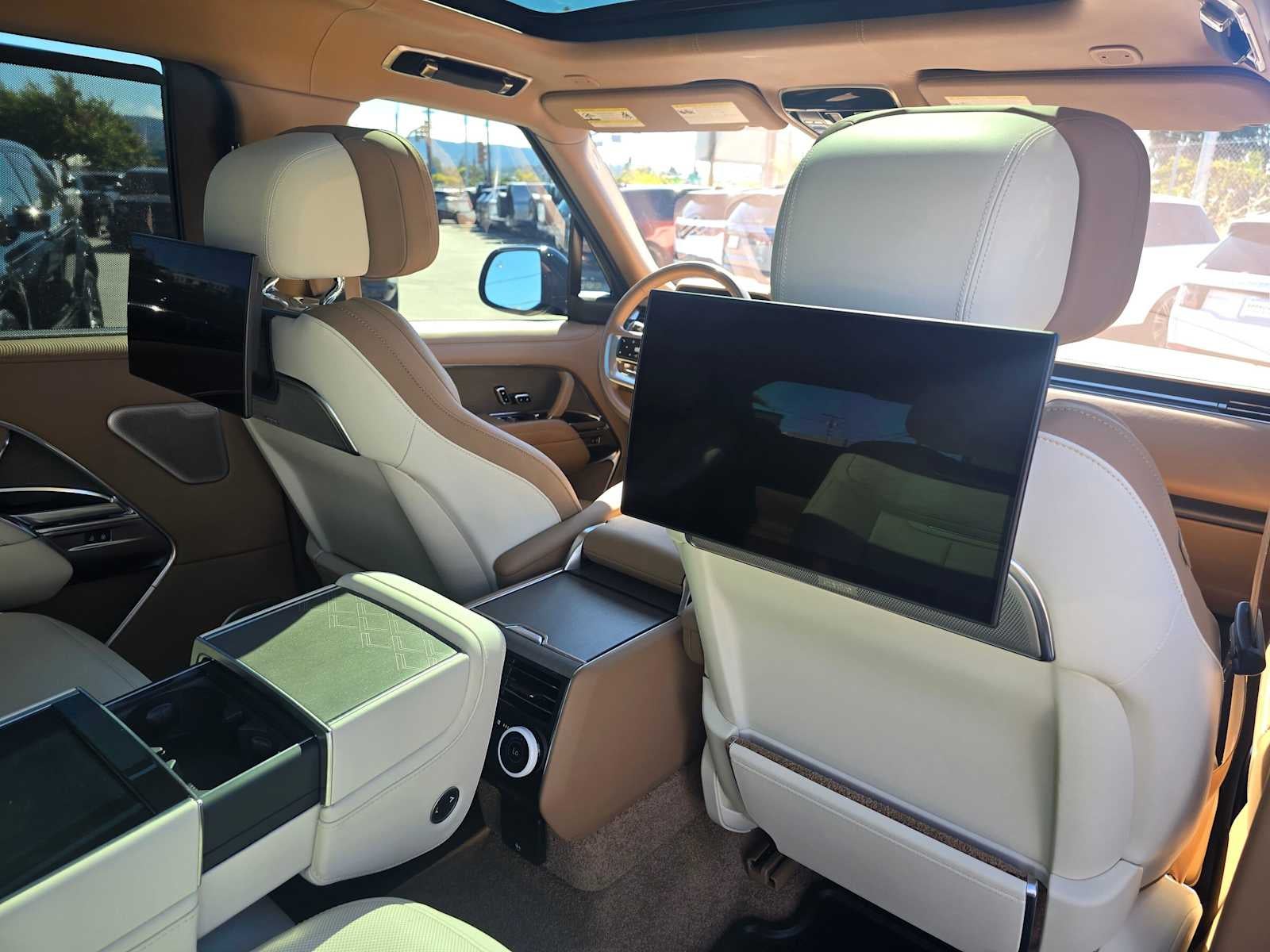 2023 Land Rover Range Rover SV