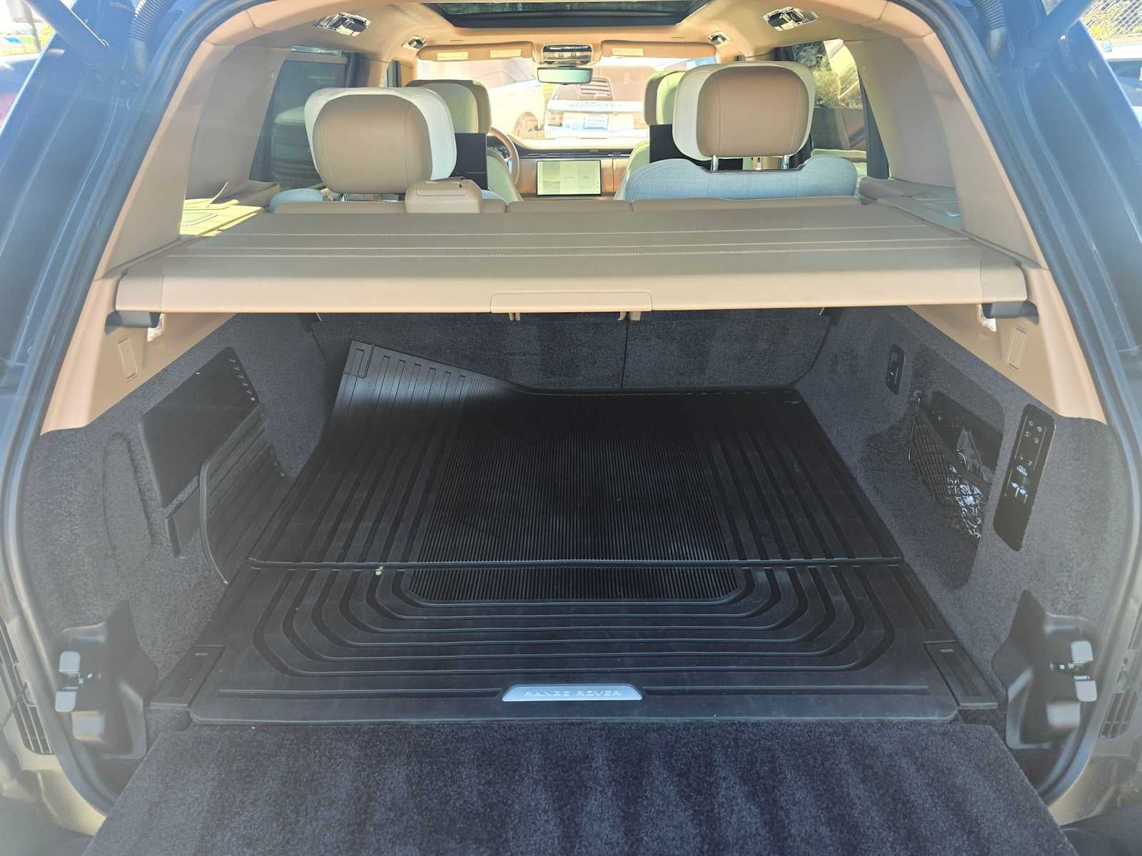 2023 Land Rover Range Rover SV