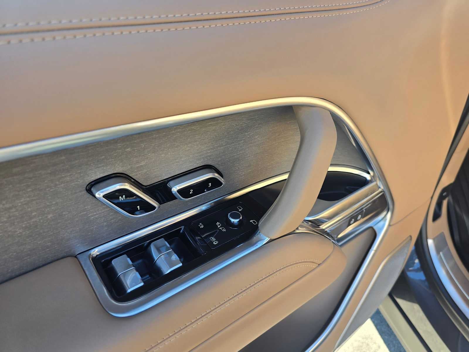 2023 Land Rover Range Rover SV
