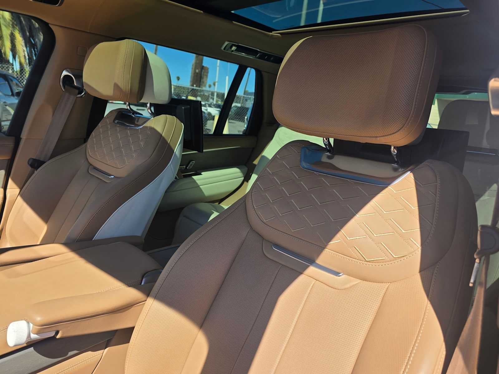 2023 Land Rover Range Rover SV