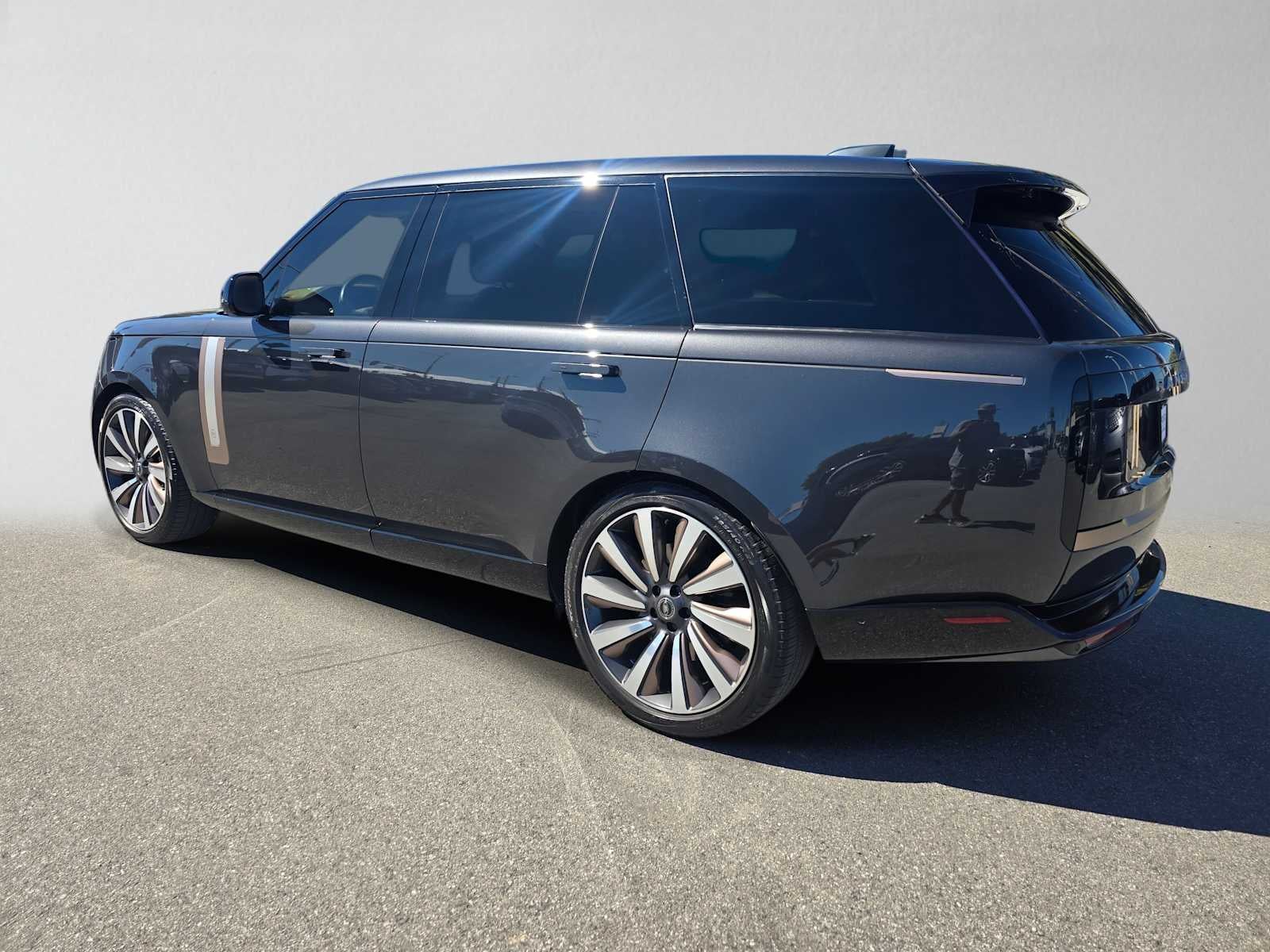 2023 Land Rover Range Rover SV