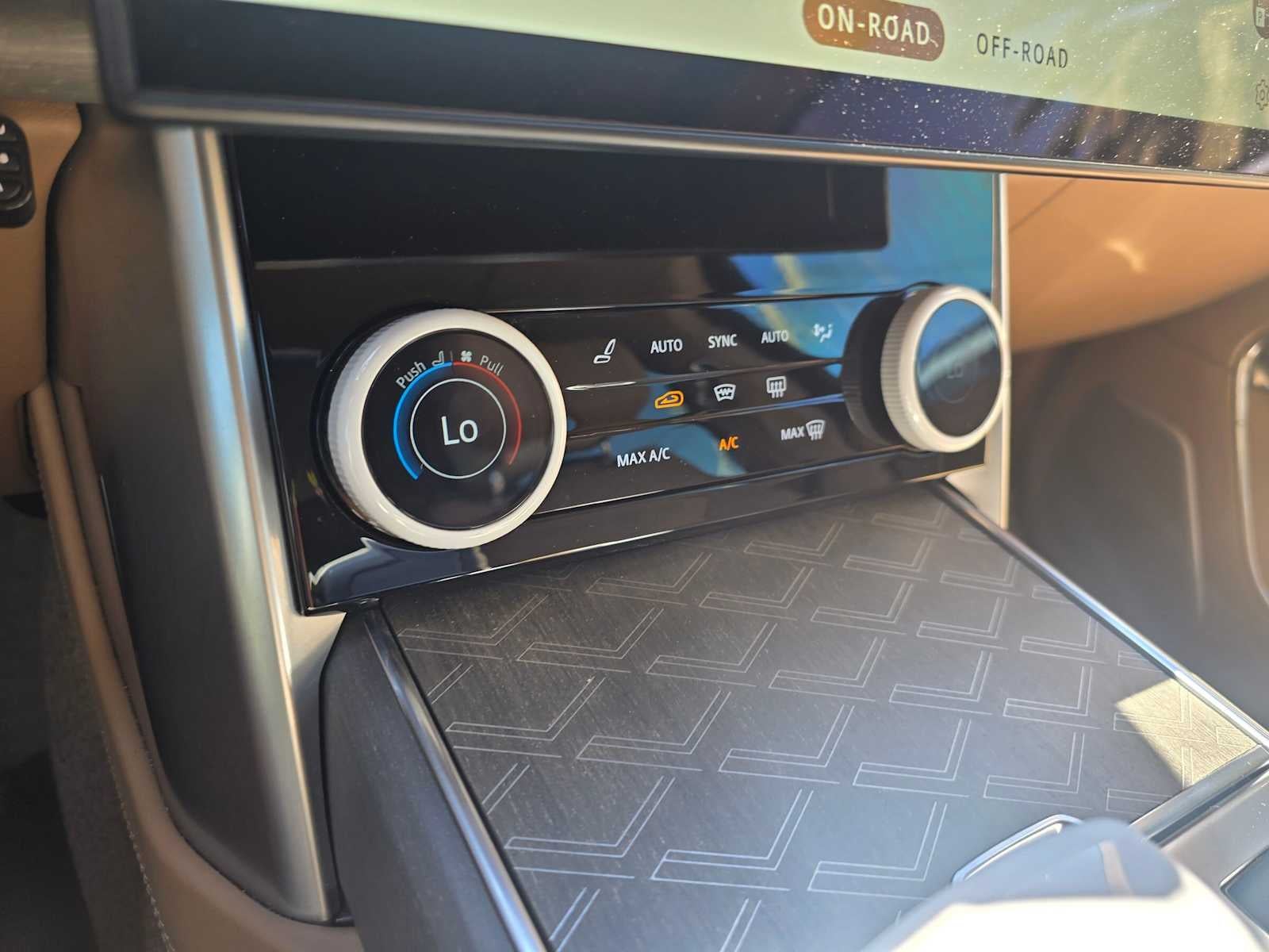 2023 Land Rover Range Rover SV