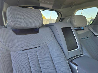 2025 Land Rover Range Rover SV