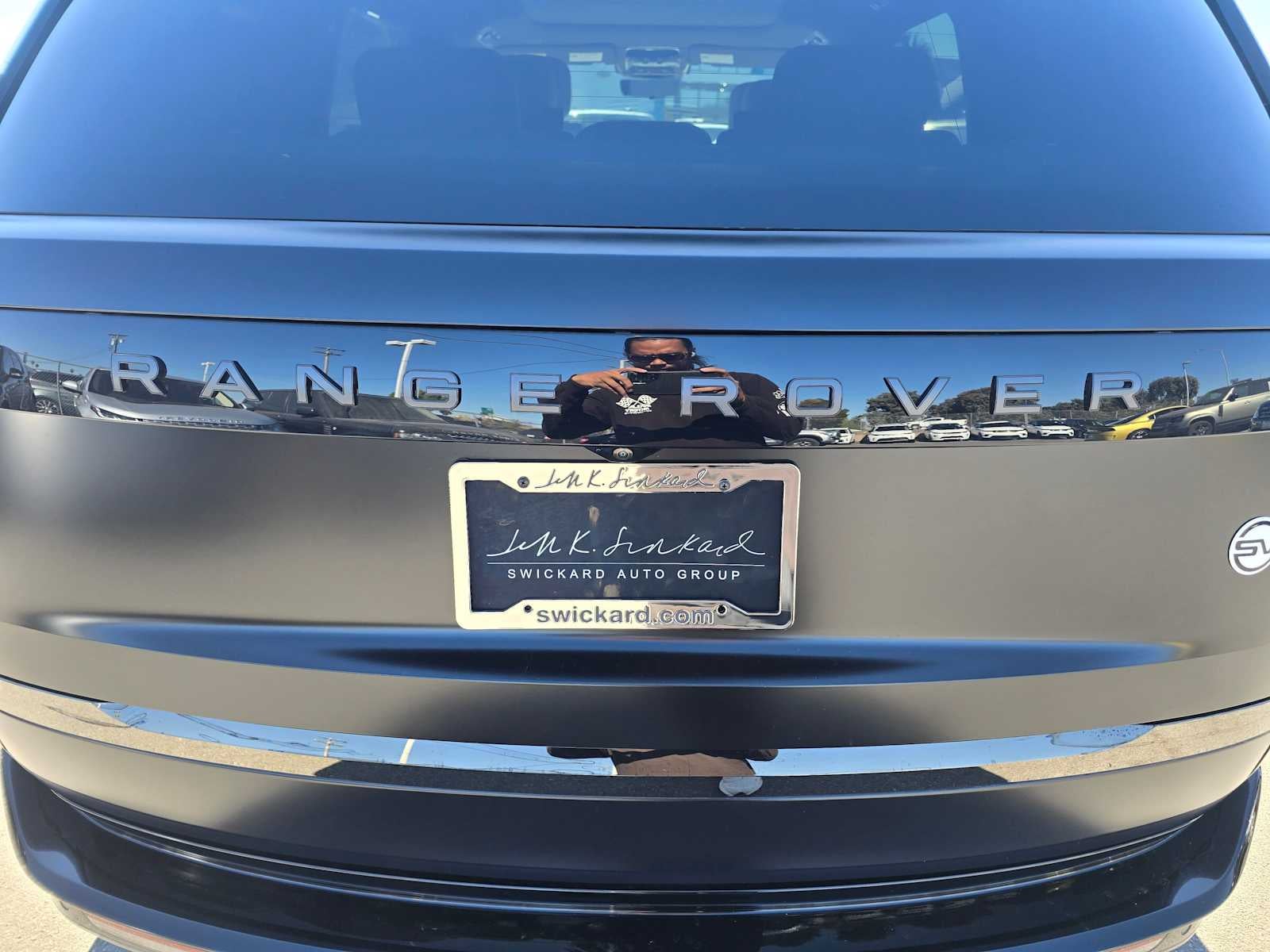 2025 Land Rover Range Rover SV