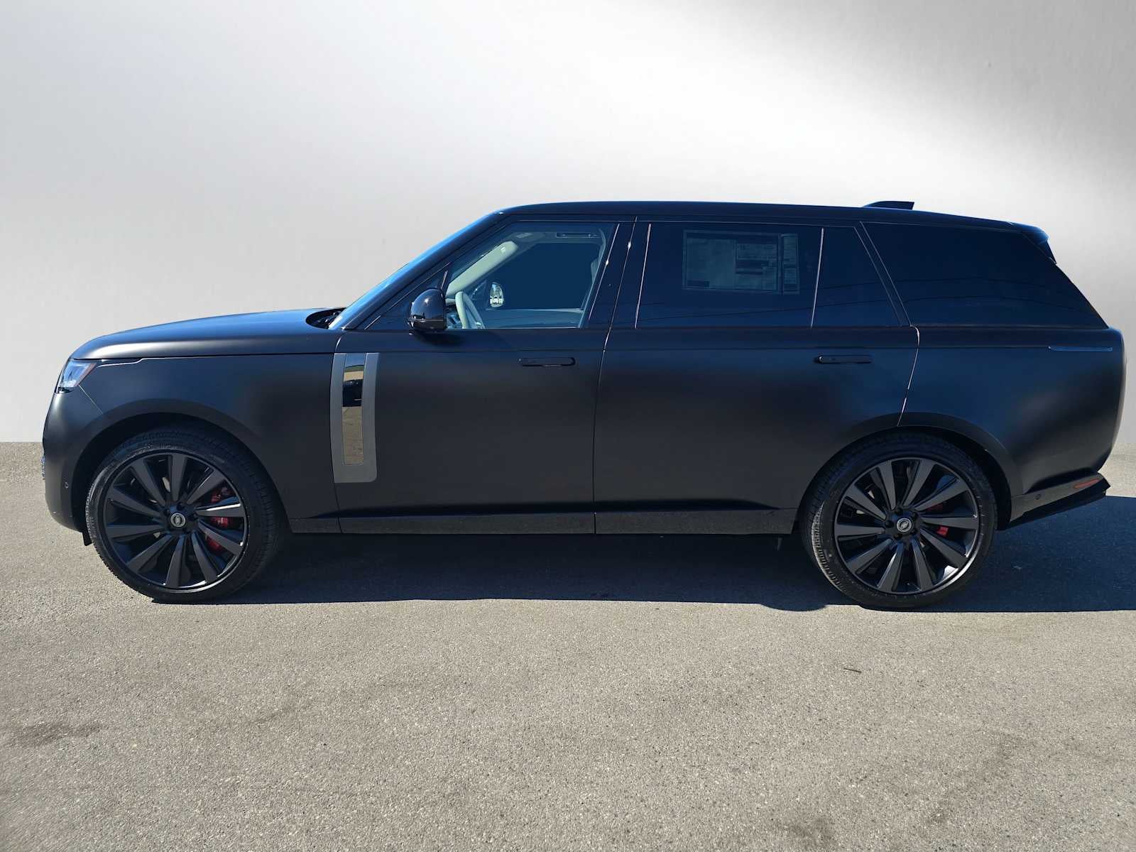 2025 Land Rover Range Rover SV
