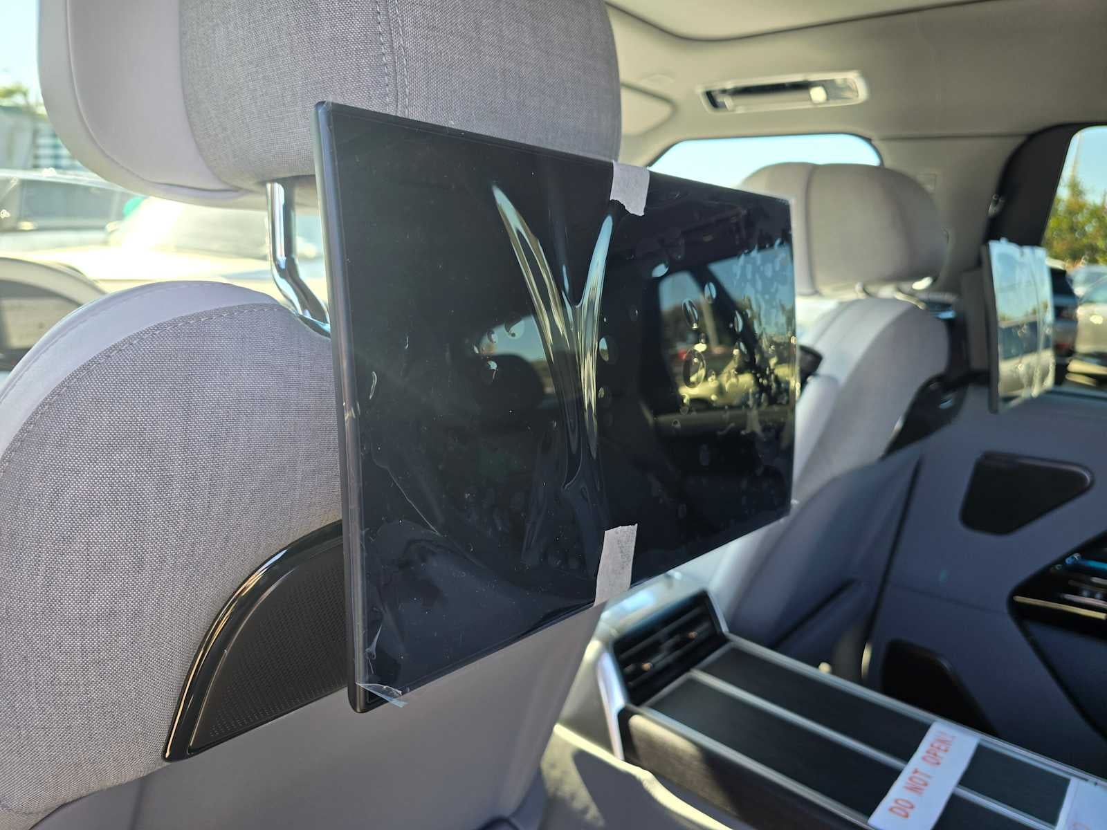 2025 Land Rover Range Rover SV