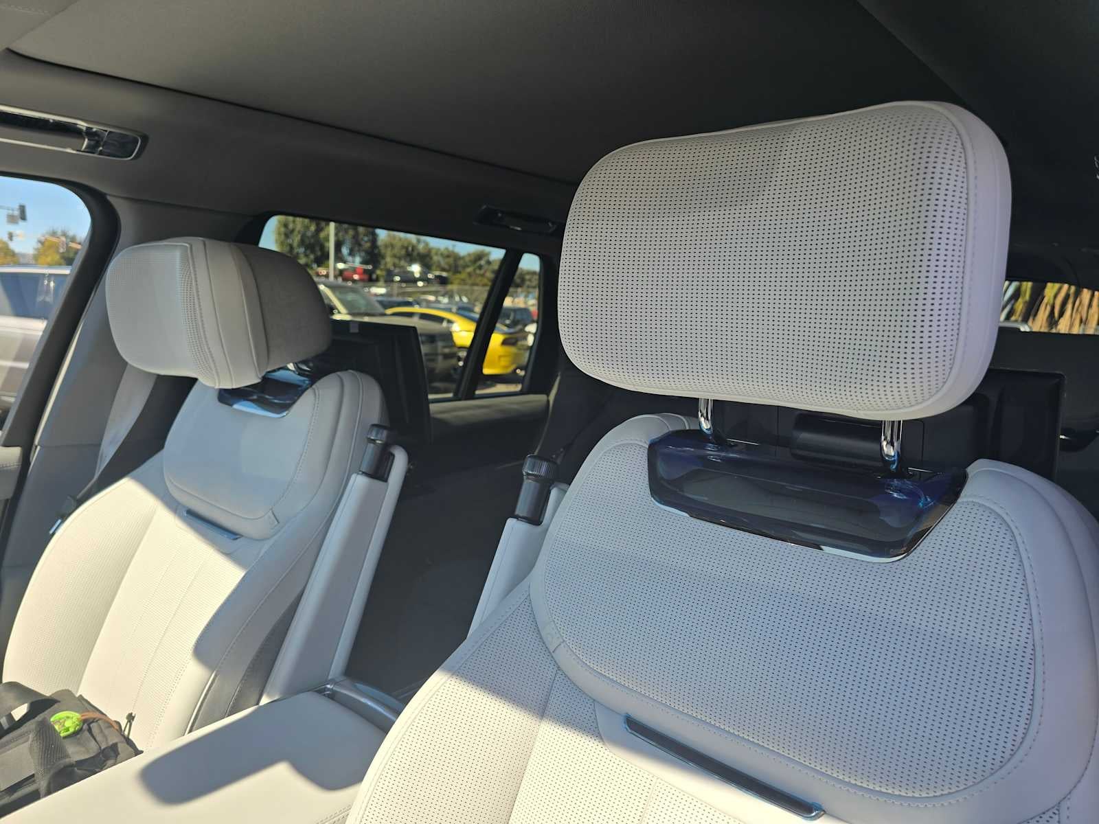 2025 Land Rover Range Rover SV