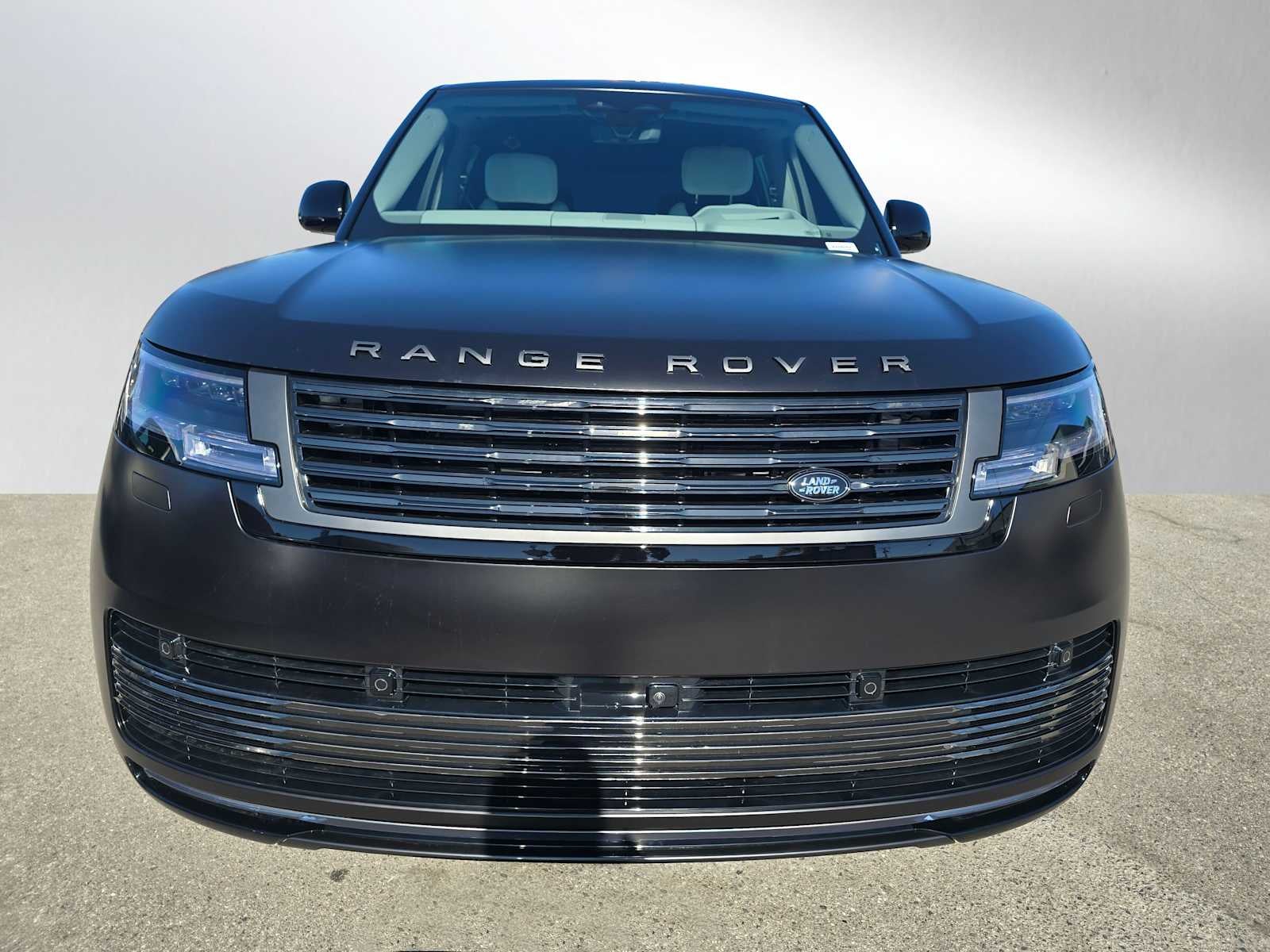 2025 Land Rover Range Rover SV
